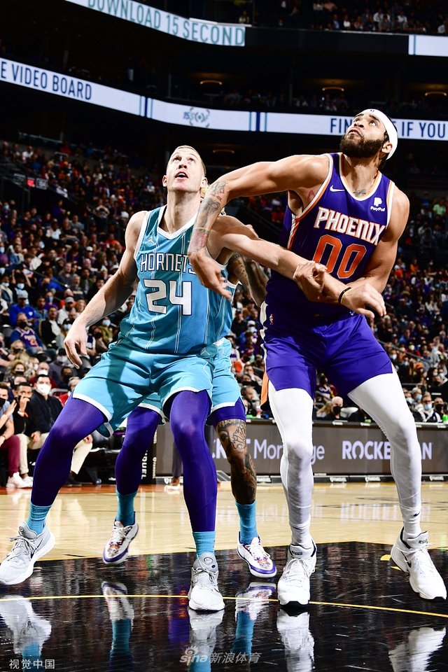 赛场上不断 赛场上不断