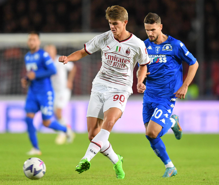 先后破门 先后破门